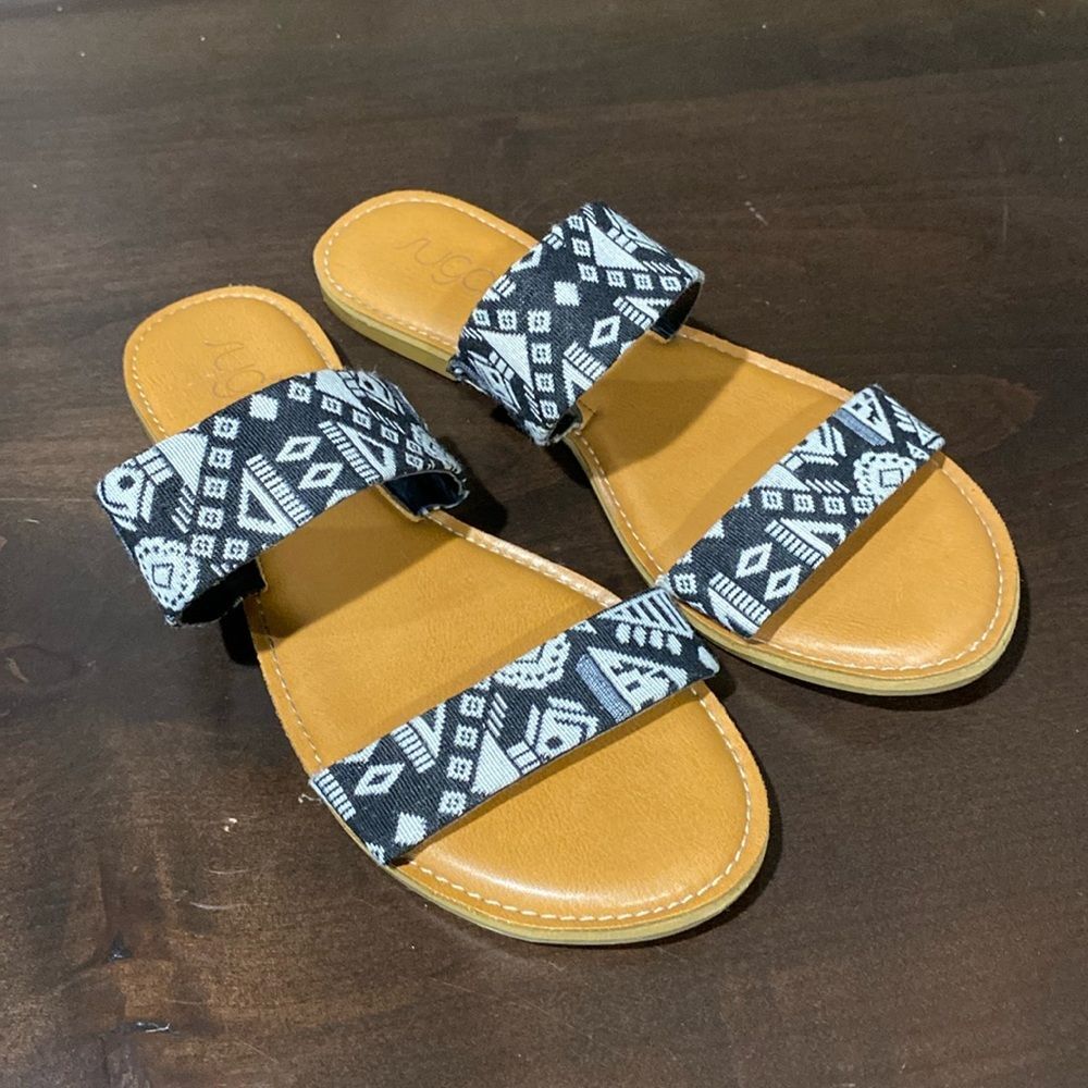 Sugar Boho Double Strap Flat Sandals Size 9